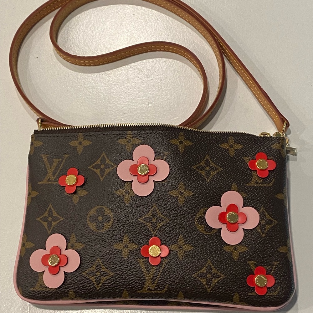 BRAND NEW - Louis Vuitton Monogram Blooming Flowers Double Zip Pochette